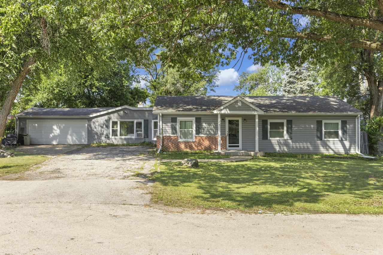 0S732 Myrtle St., Winfield, IL 60190