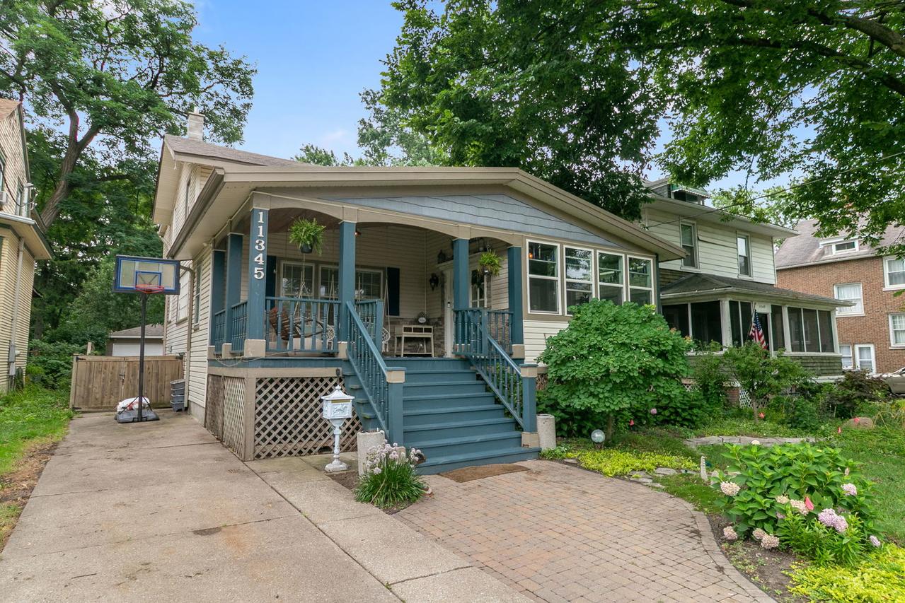 11345 S Bell Ave., Chicago, IL 60643