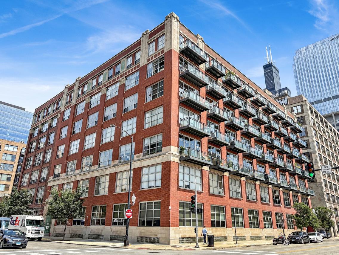 333 S Desplaines St. #603, Chicago, IL 60661