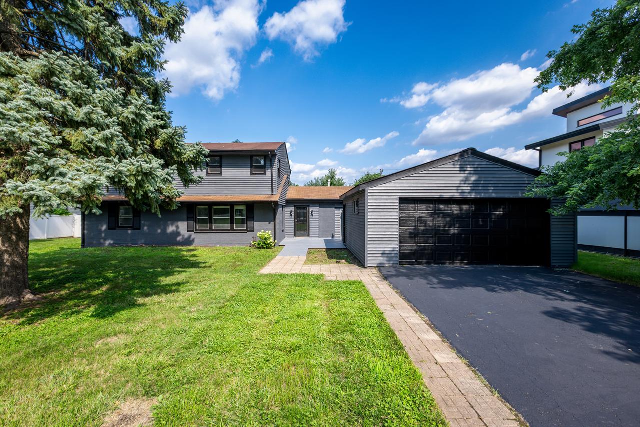 4N327 7th Ave., Addison, IL 60101