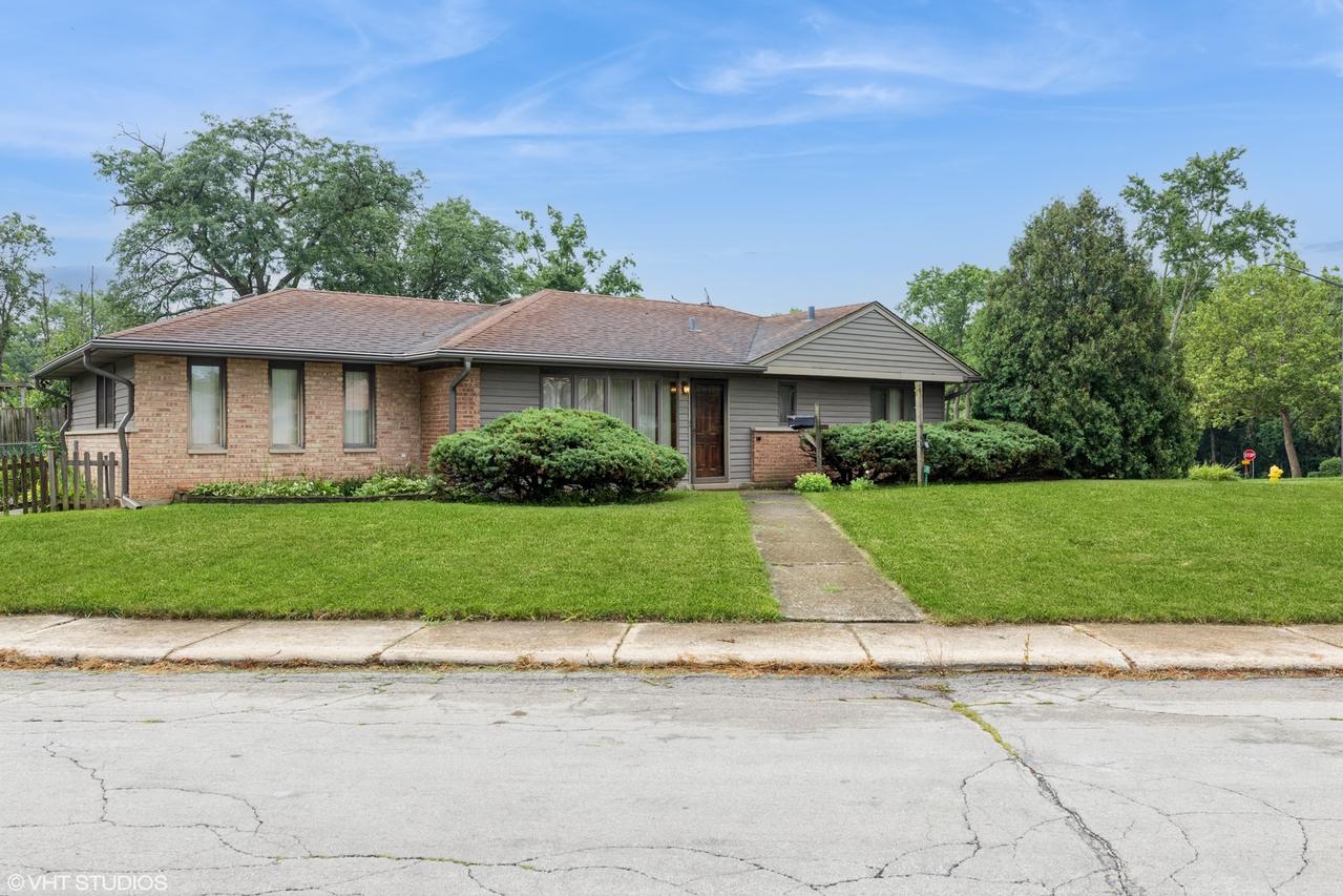 471 Indianwood Blvd., Park Forest, IL 60466