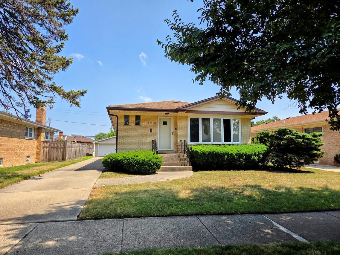 8623 N Ozanam Ave., Niles, IL 60714