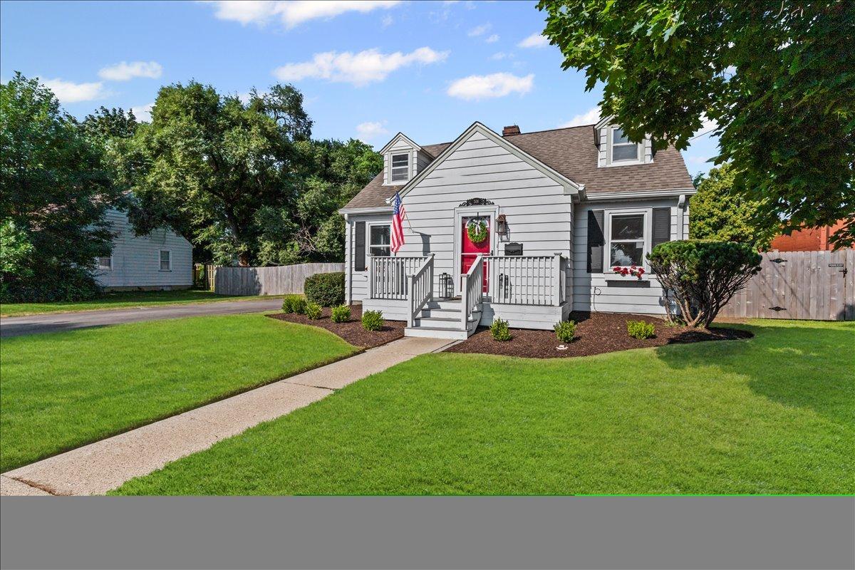 308 S Slusser St., Grayslake, IL 60030