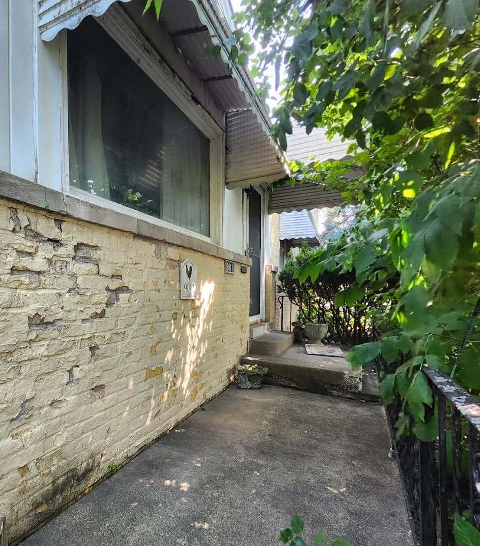 9011 Austin Ave., Morton Grove, IL 60053