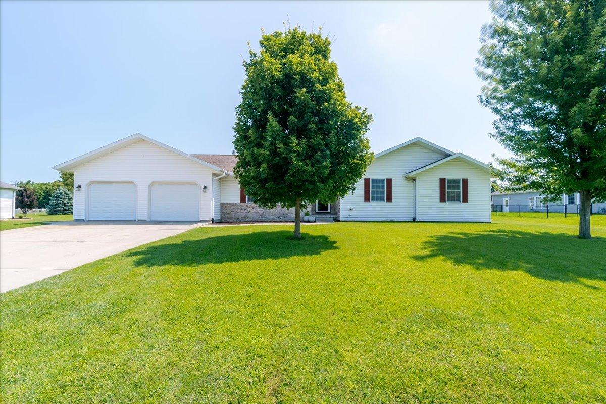 403 Sunset Dr., Colfax, IL 61728