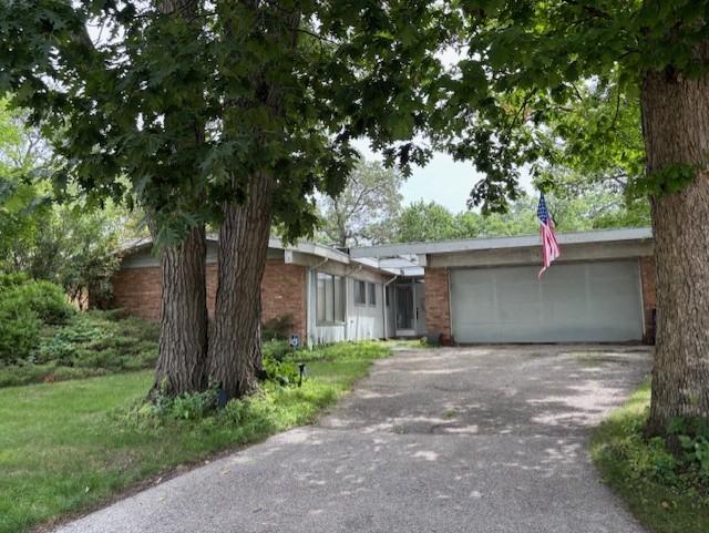 1435 Warrington Rd., Deerfield, IL 60015