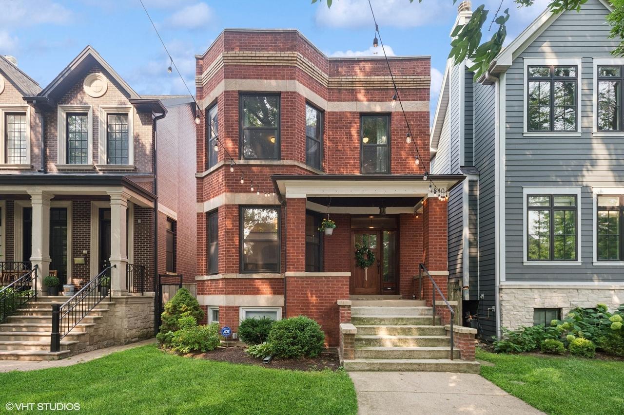 4840 N Oakley Ave., Chicago, IL 60625