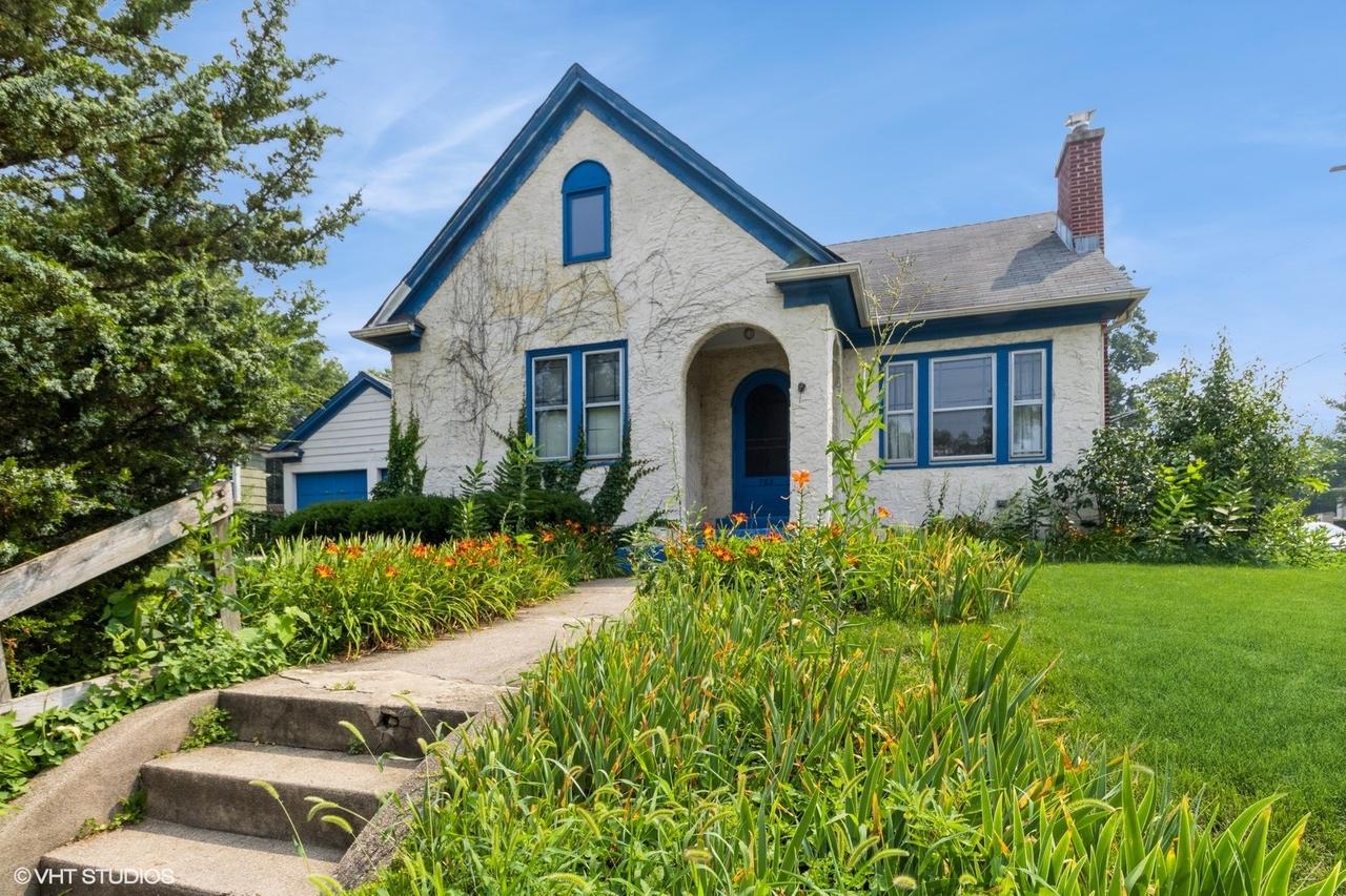 703 N Grove Ave., Elgin, IL 60120