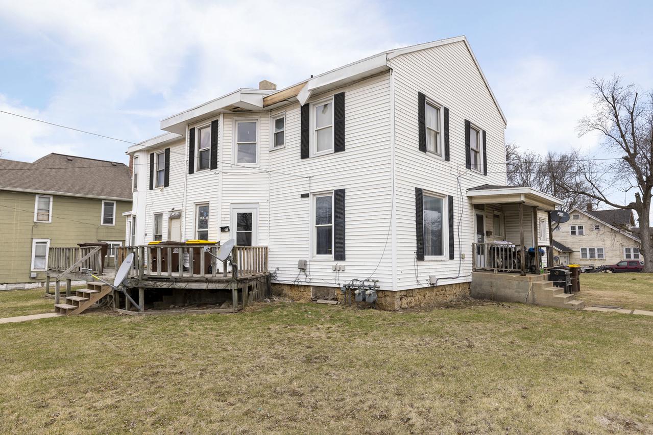 428 S Carroll Ave., Freeport, IL 61032