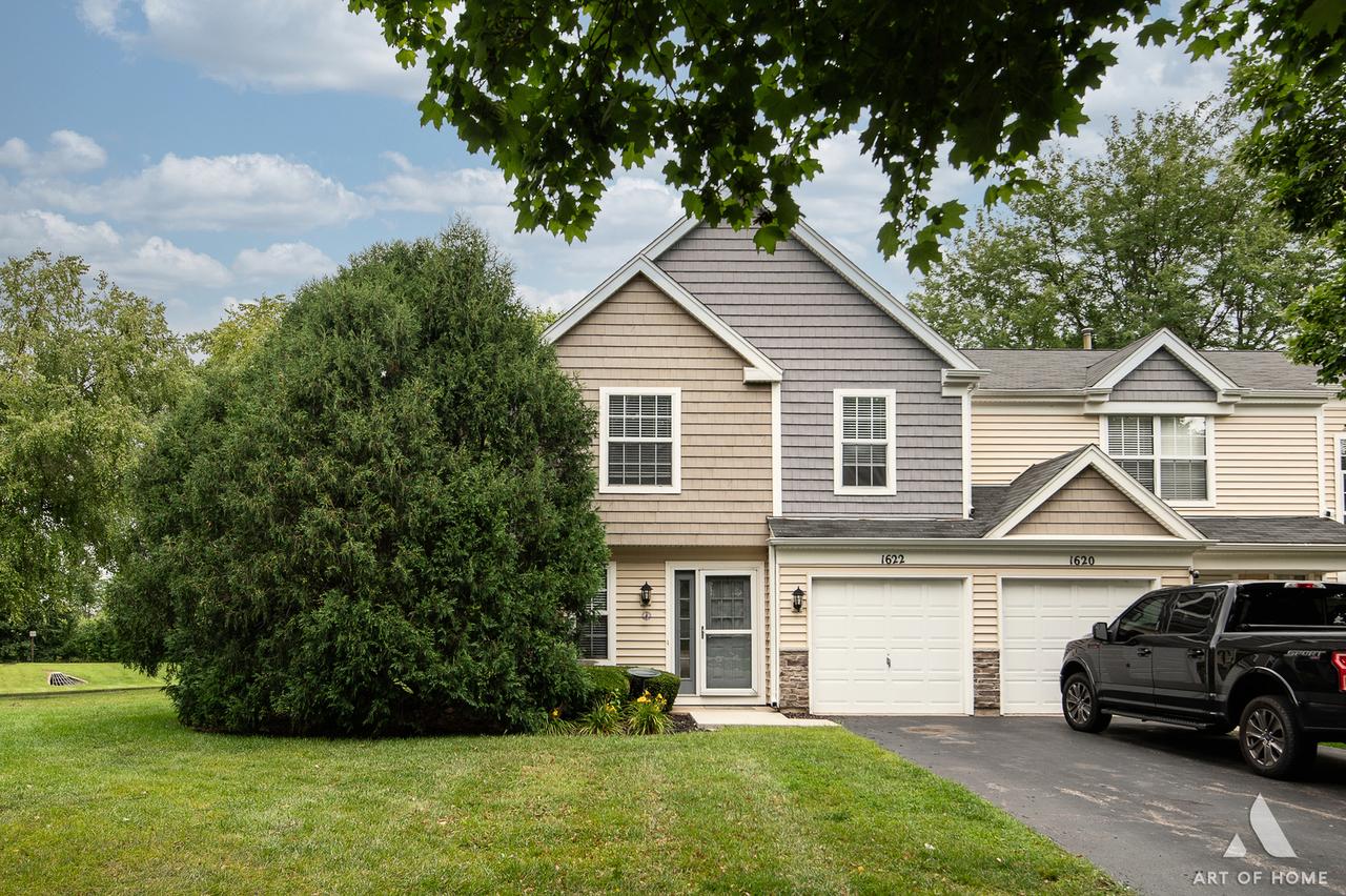 1622 Pebble Beach Cir., Elgin, IL 60123