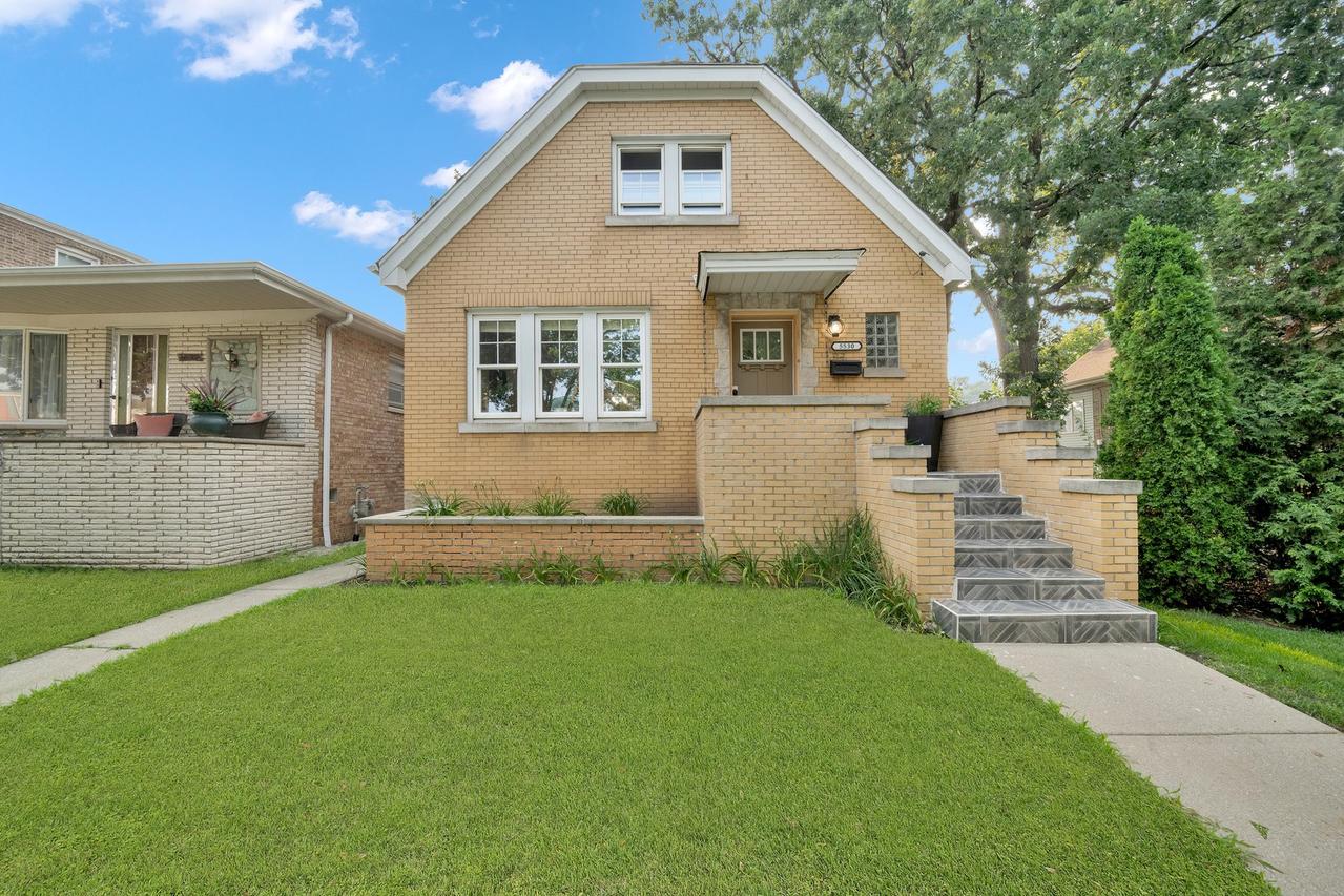 5530 S New England Ave., Chicago, IL 60638
