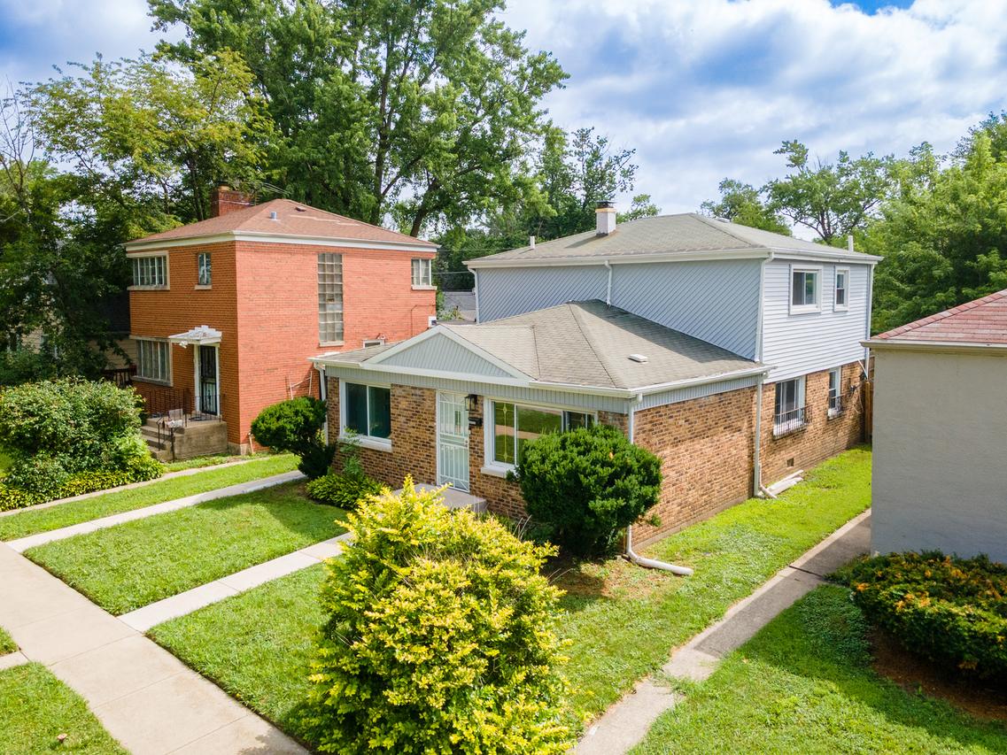 16777 Trapet Ave., Hazel Crest, IL 60429