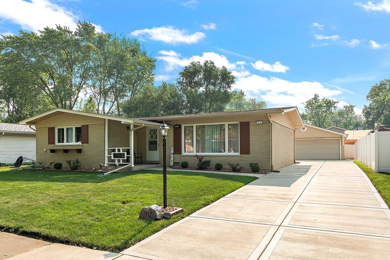 412 N Longwood Dr., Glenwood, IL 60425