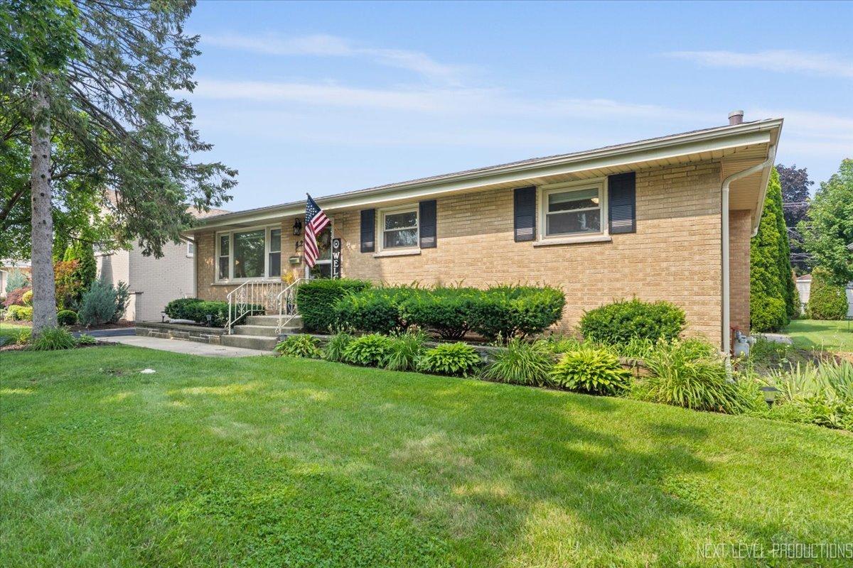 412 Emmerson Ave., Itasca, IL 60143