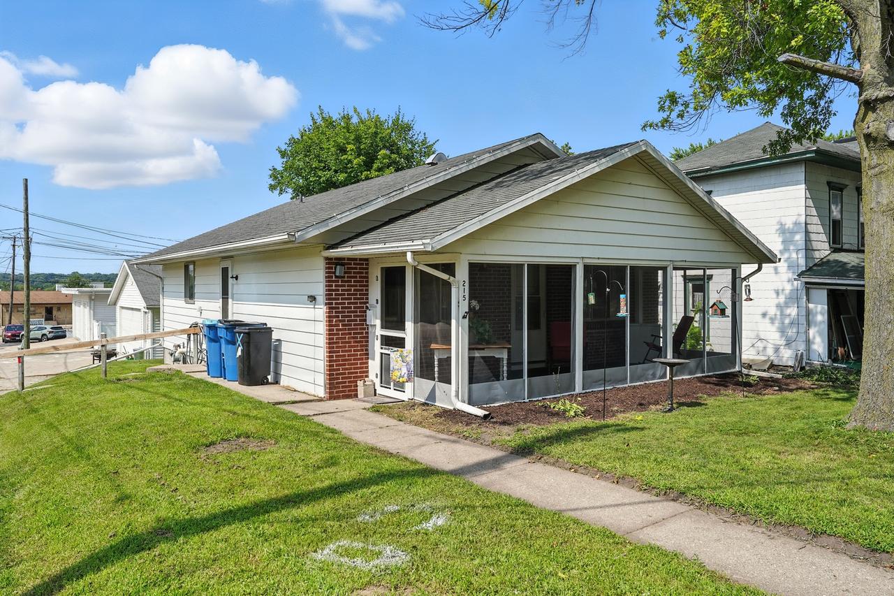 215 E Third St., Dixon, IL 61021