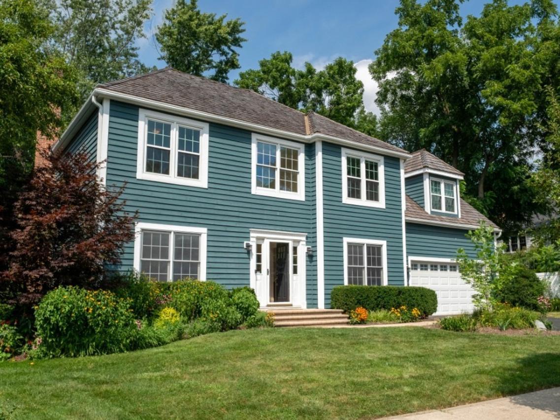 662 Waterbury Ave., Gurnee, IL 60031