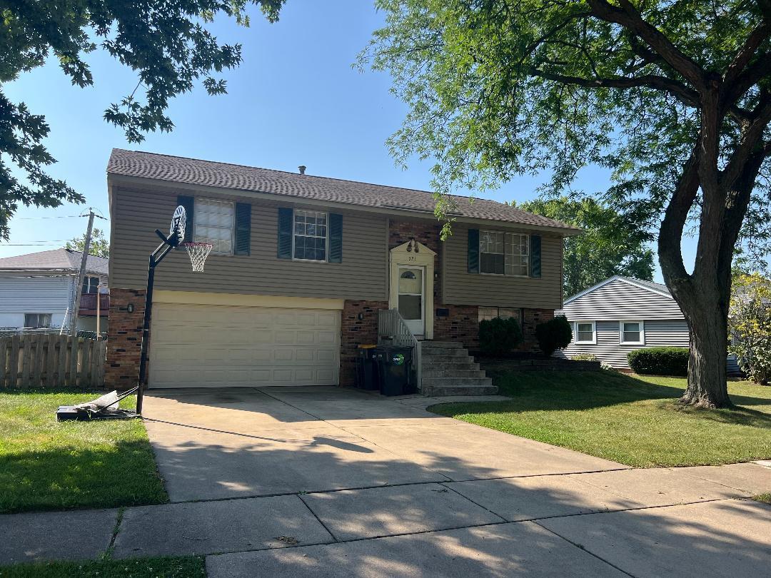 523 Westgate Ter., Streamwood, IL 60107