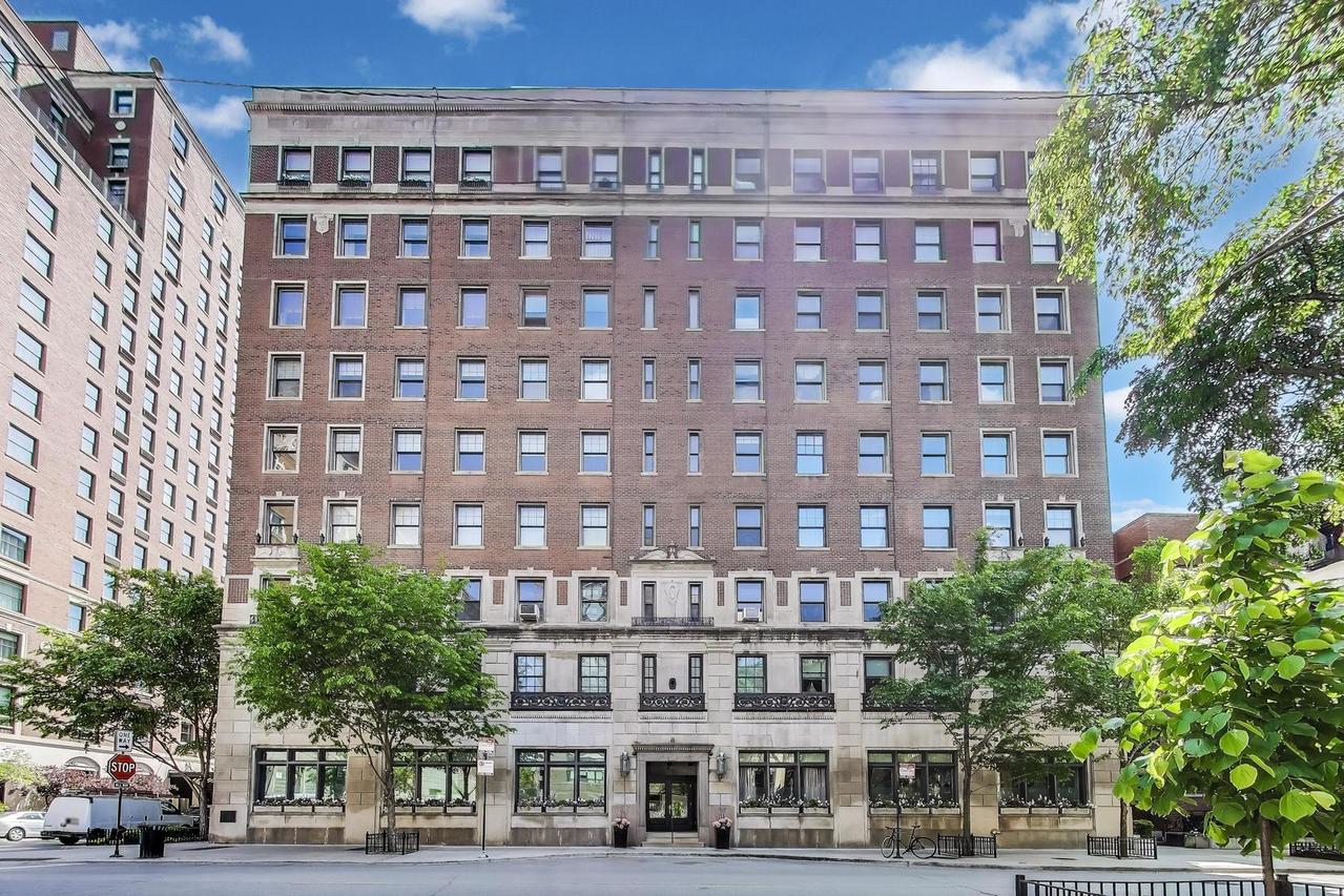 1255 N State Pkwy. #2E-3E, Chicago, IL 60610