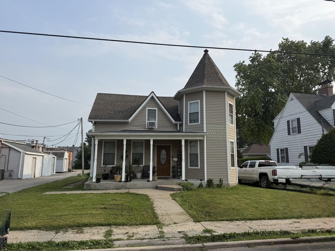 1816 8th St., Peru, IL 61354