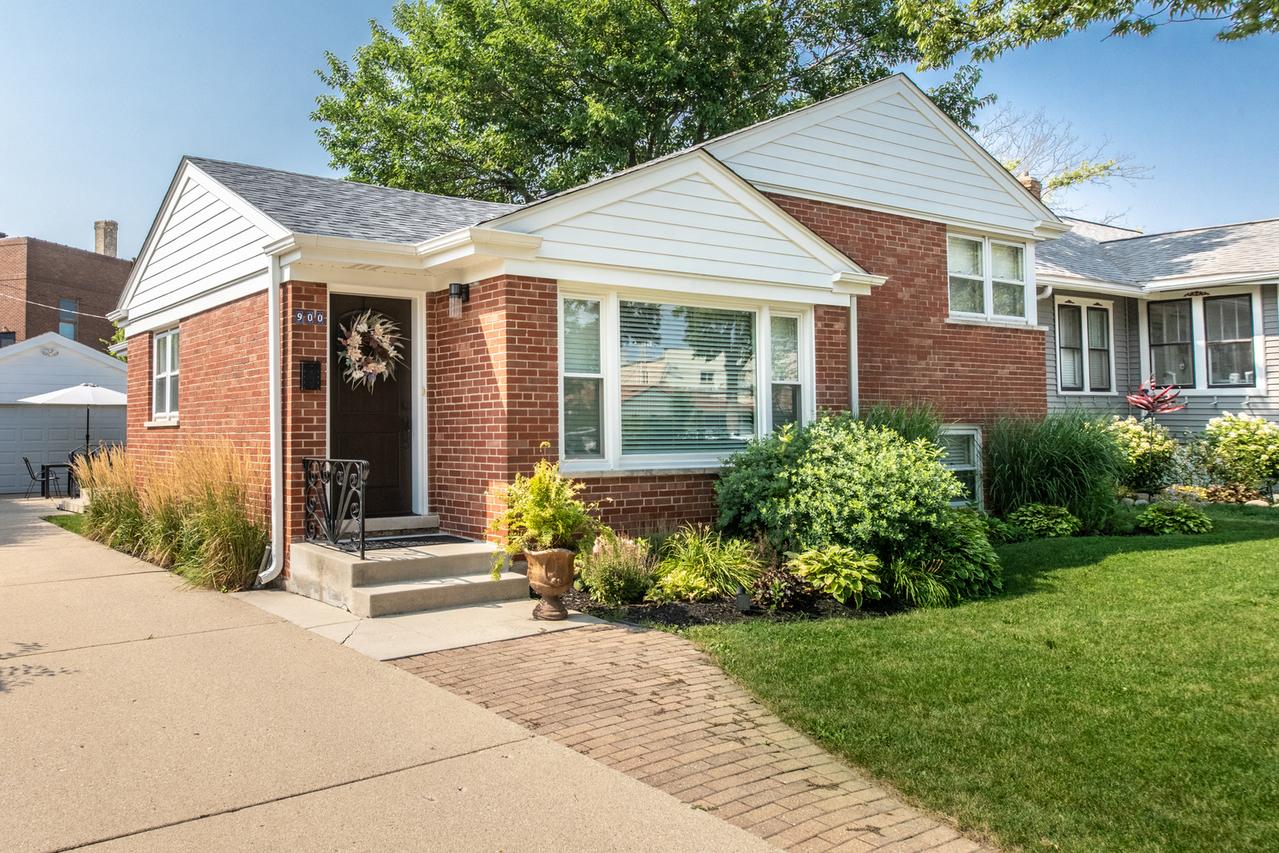 900 Rowe Ave., Park Ridge, IL 60068