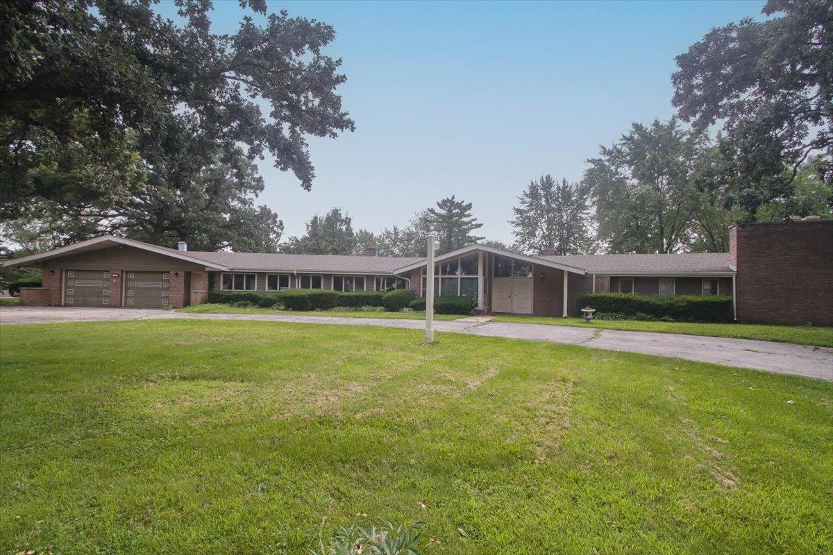 701 W Stearns Rd., Bartlett, IL 60103