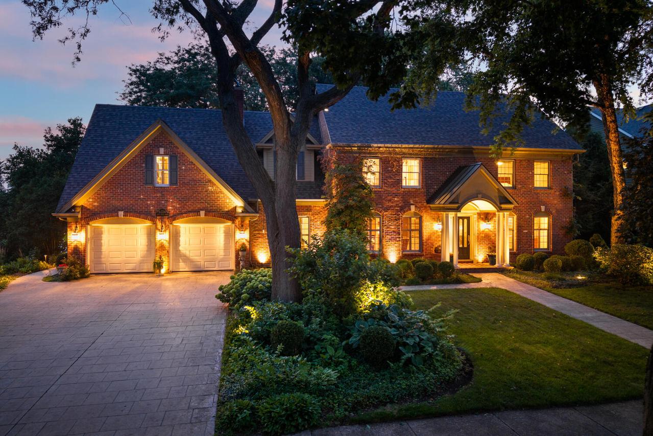 6S230 New Hope Rd., Naperville, IL 60540