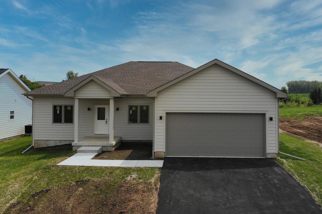 8579 Blue River Rd., Rockford, IL 61107