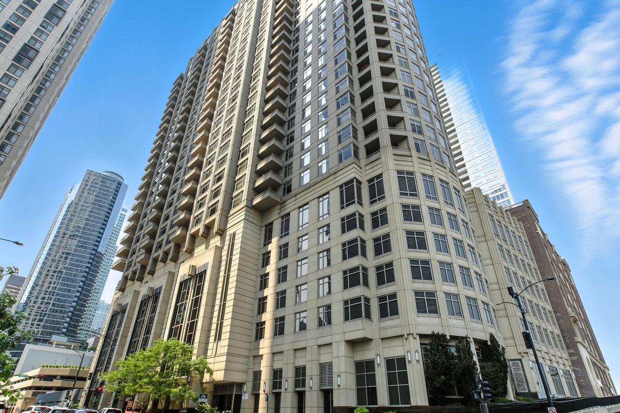 530 N Lake Shore Dr. #2203, Chicago, IL 60611