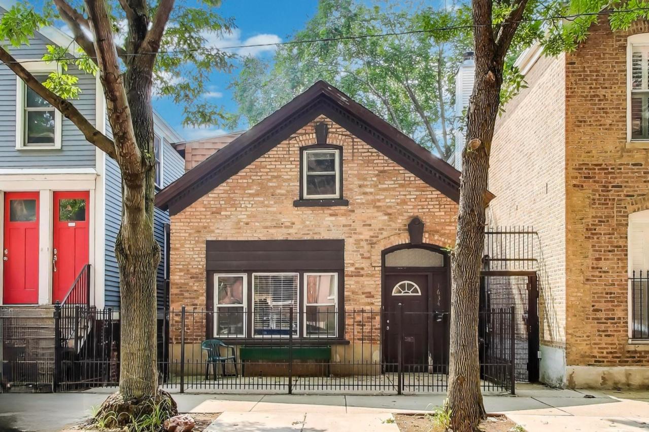 1634 N Cleveland St., Chicago, IL 60614