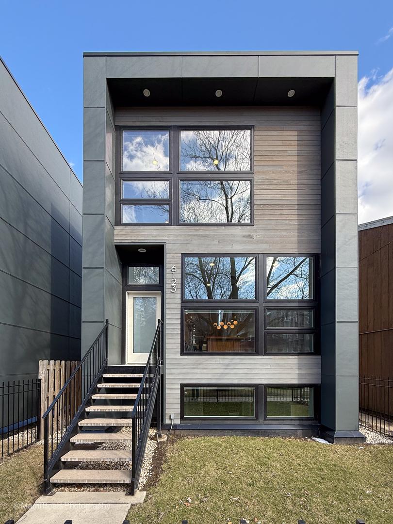 6123 S Ellis Ave., Chicago, IL 60637