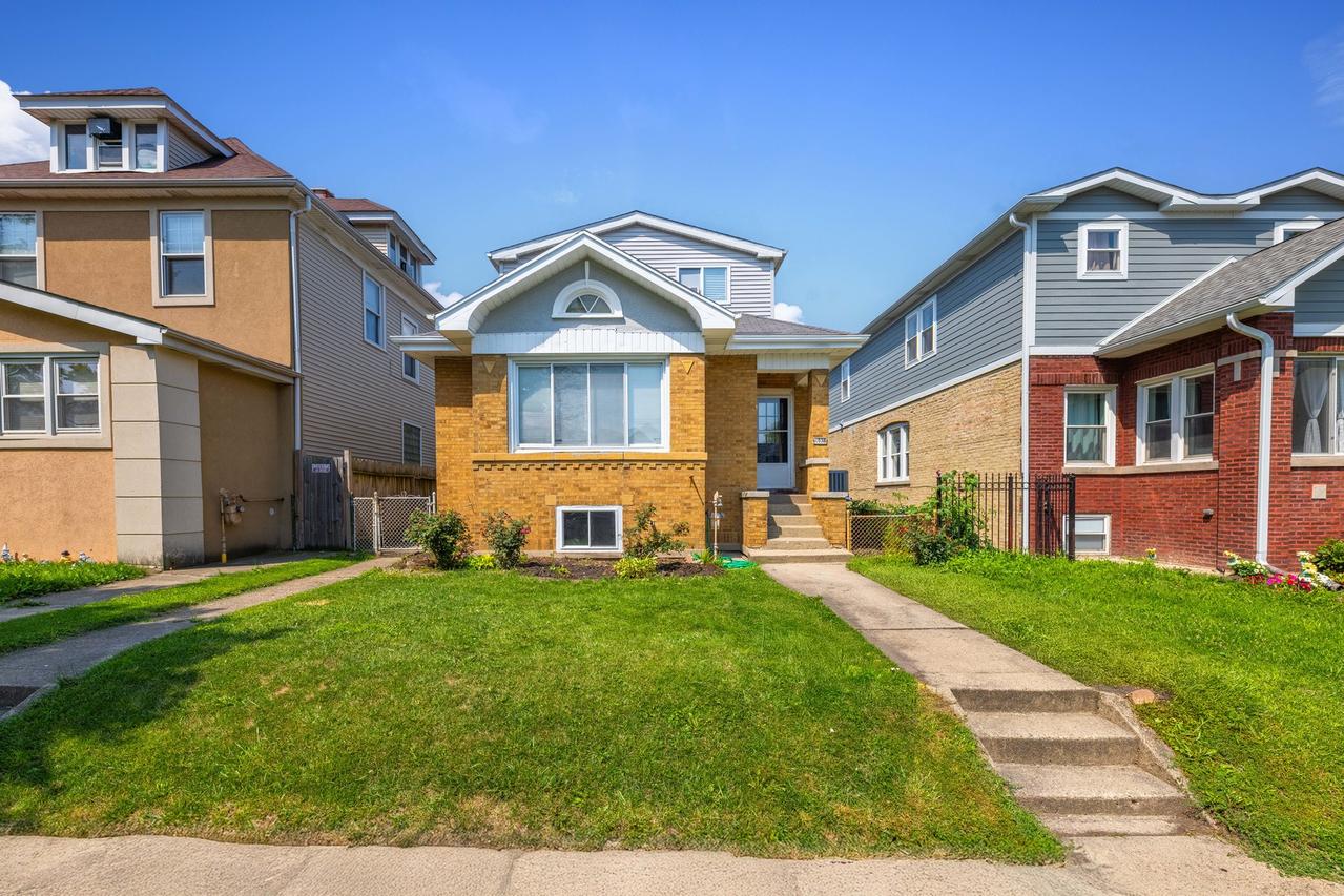 4938 N Central Park Ave., Chicago, IL 60625