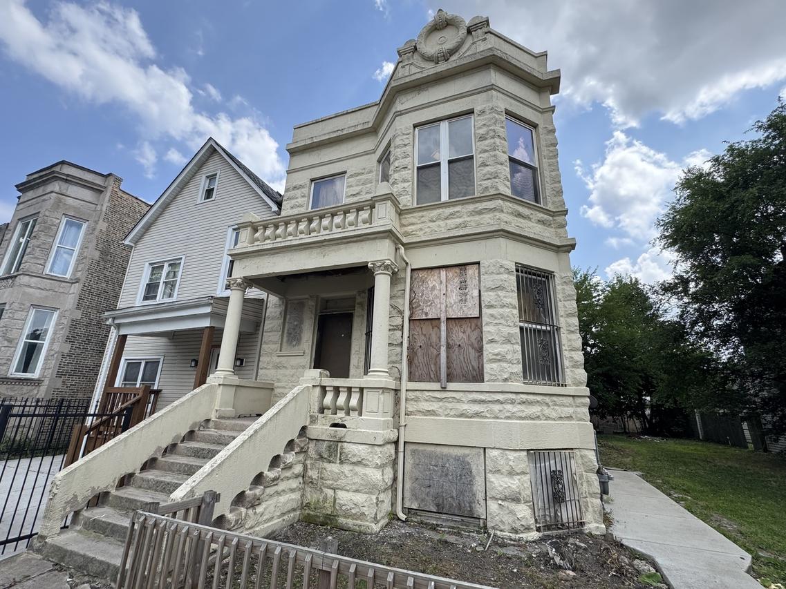 4317 W Wilcox St., Chicago, IL 60624