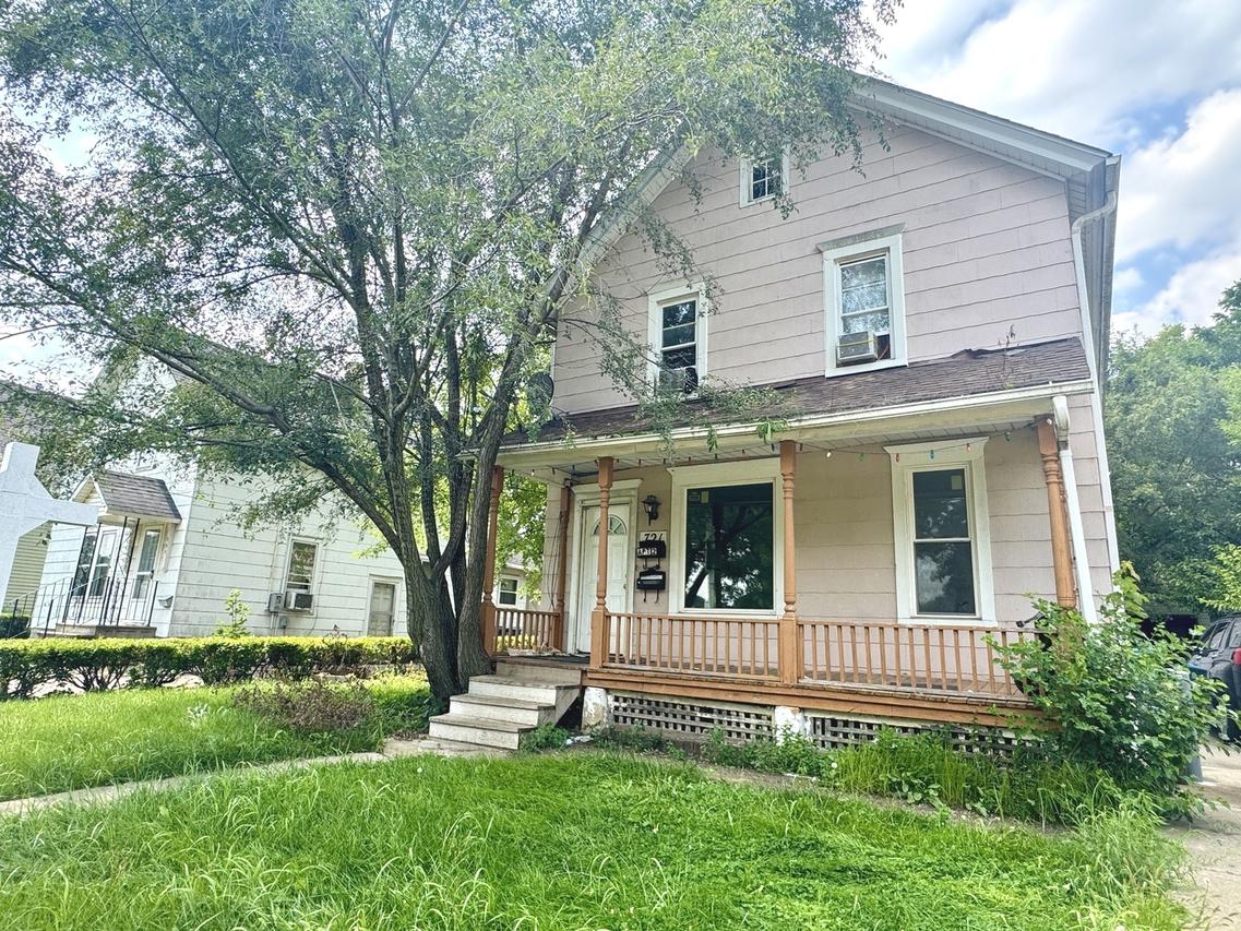 721 S River St., Aurora, IL 60506