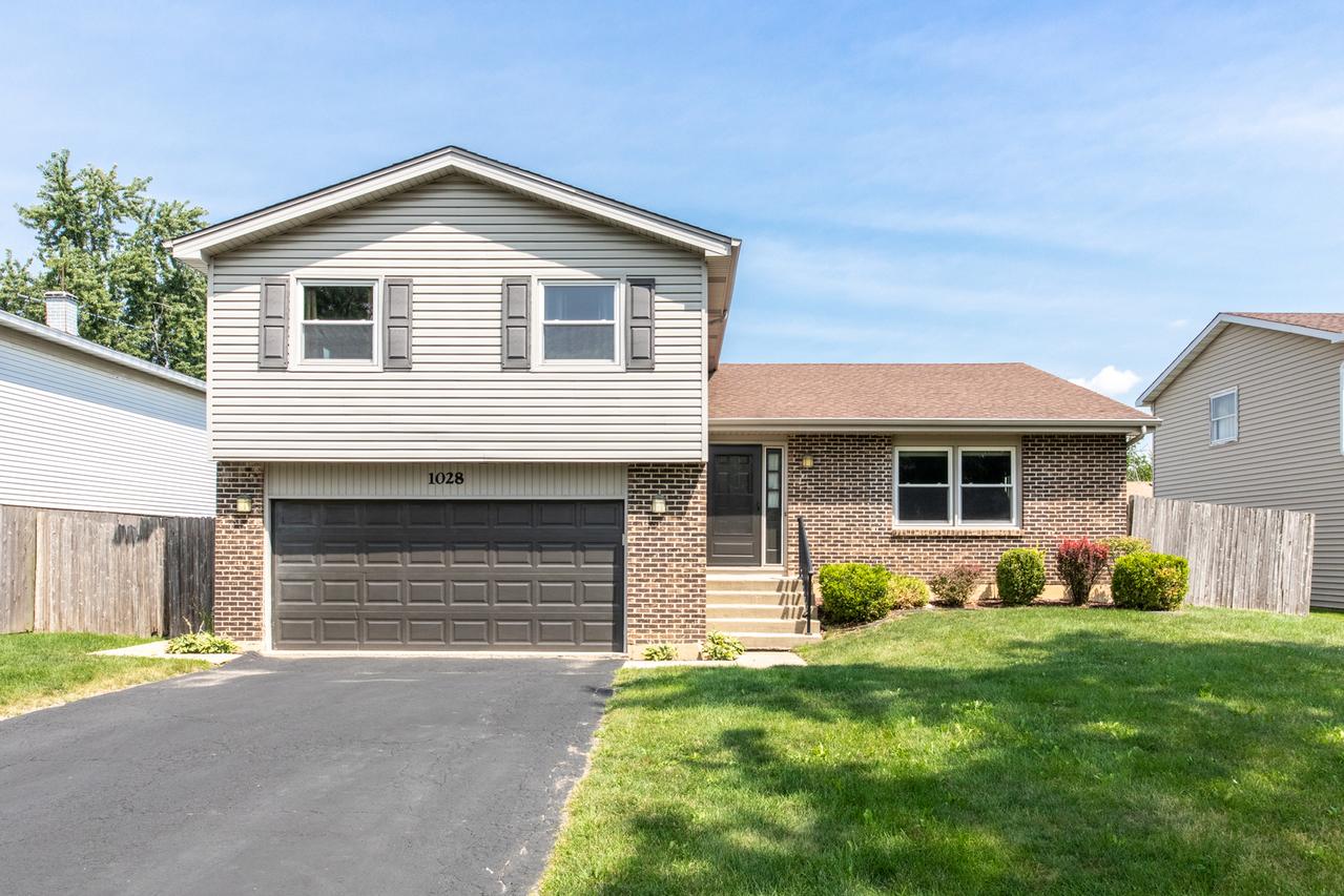 1028 Knollwood Ln., Bartlett, IL 60103