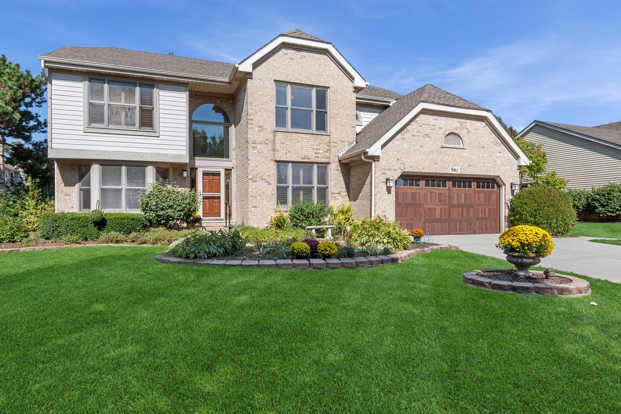 941 E Rosewood Ave., Naperville, IL 60563