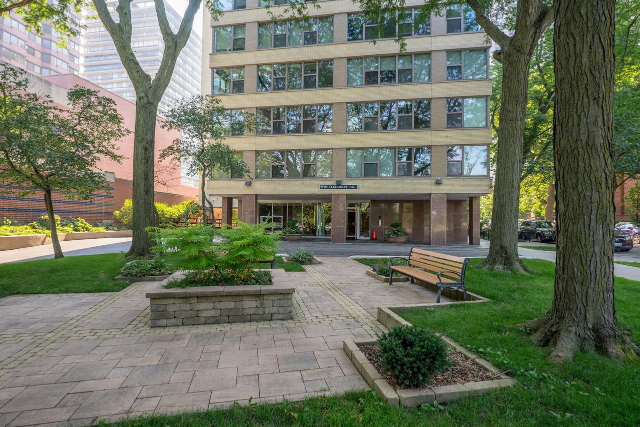 2970 N Lake Shore Dr. #18D, Chicago, IL 60657