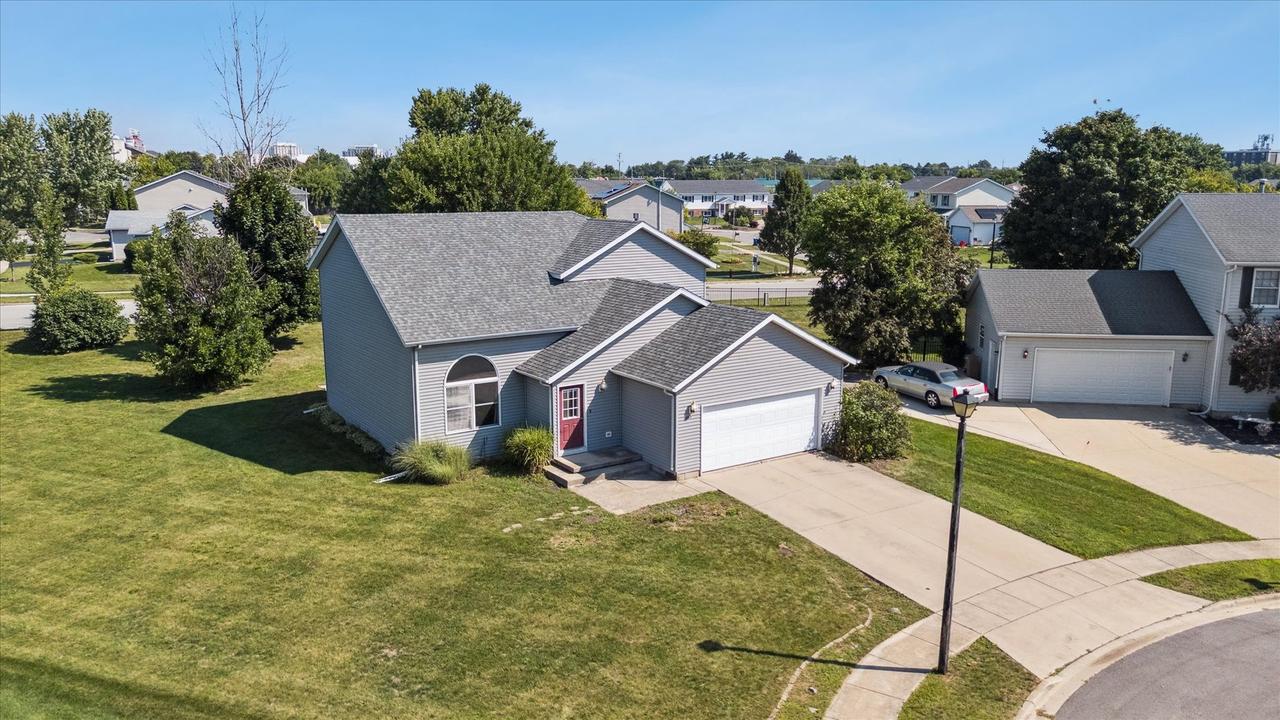 1289 Ivy St., Dekalb, IL 60115