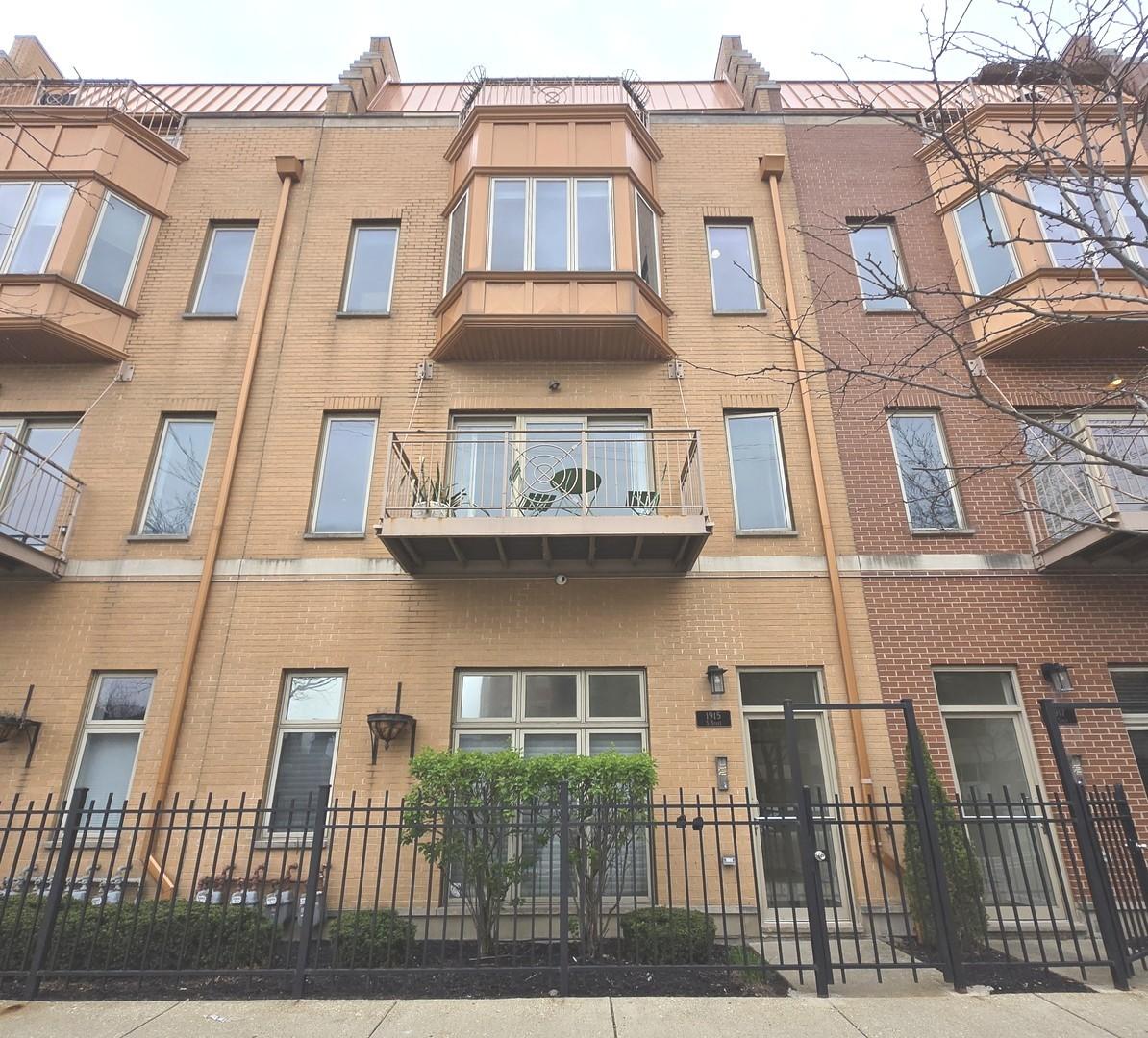 1915 S State St. #3, Chicago, IL 60616