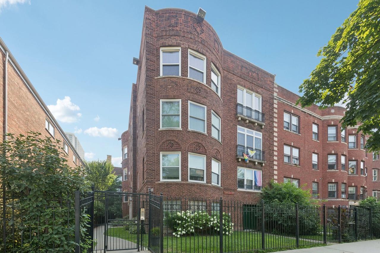 5955 N Winthrop Ave. #1E, Chicago, IL 60660