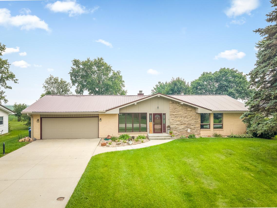 512 W Mcdamyn Cir., Winnebago, IL 61088
