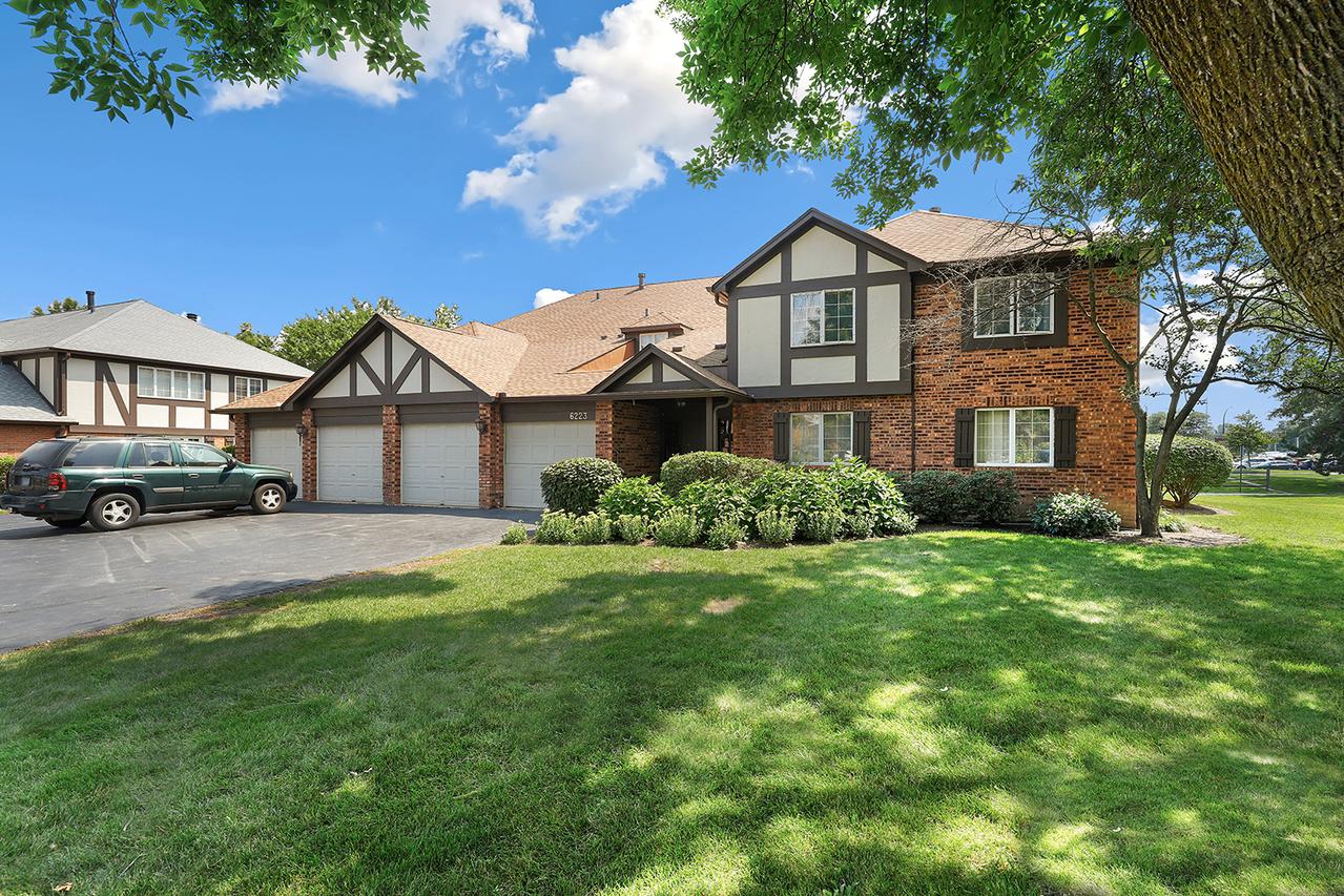 6223 Lakepark Ln. #A, Willowbrook, IL 60527
