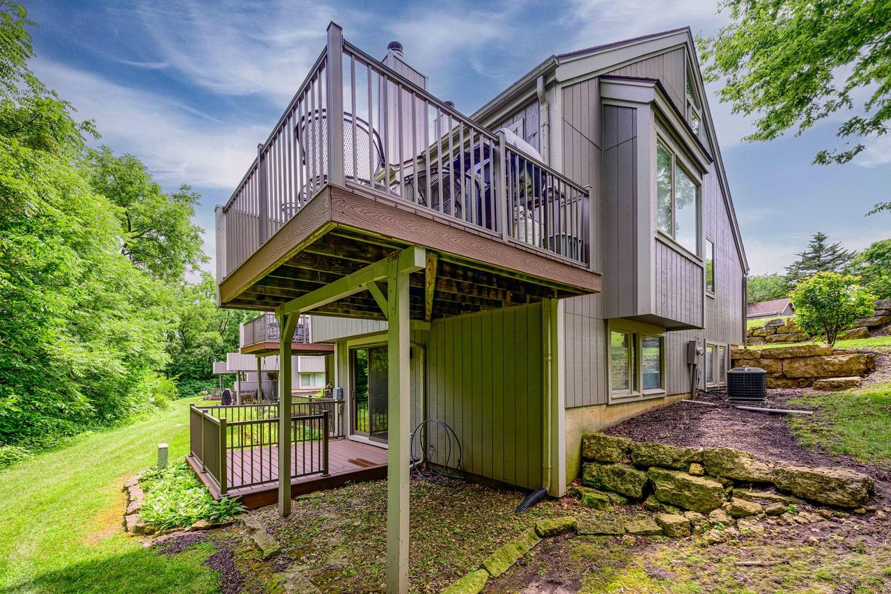 19 Cedar Bluff Ln., Galena, IL 61036