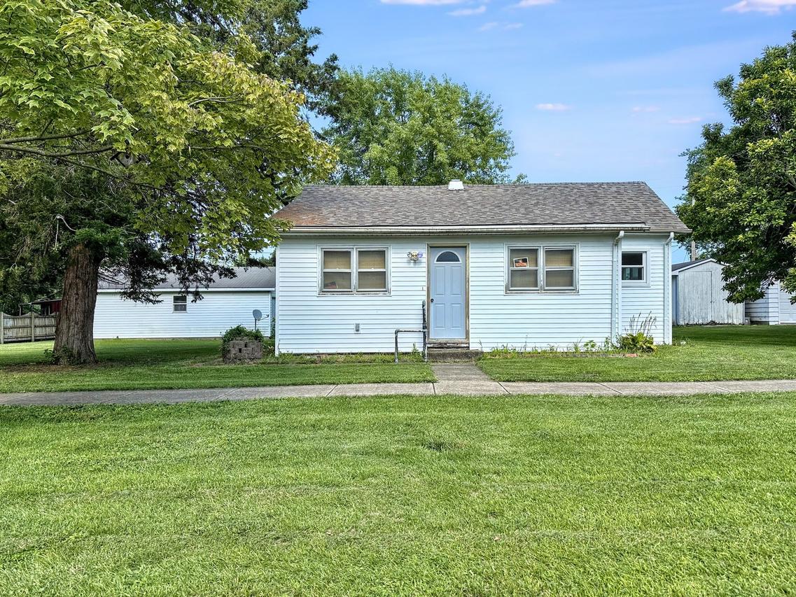 615 S Central St., Gilman, IL 60938