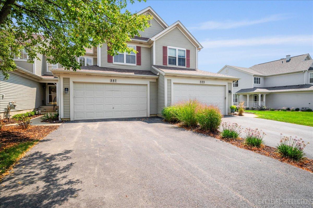 557 Peregrine Pkwy., Bartlett, IL 60103