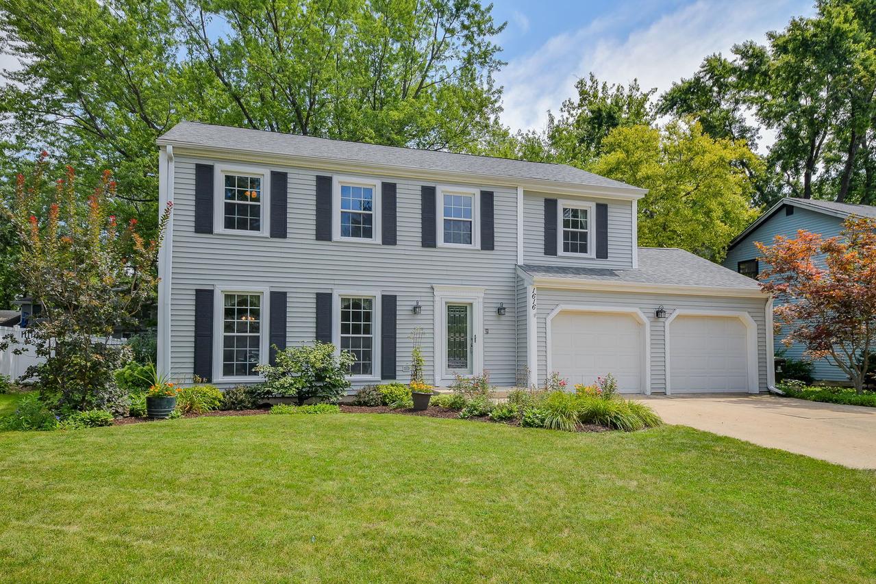 1616 Fairway Ln., Naperville, IL 60565