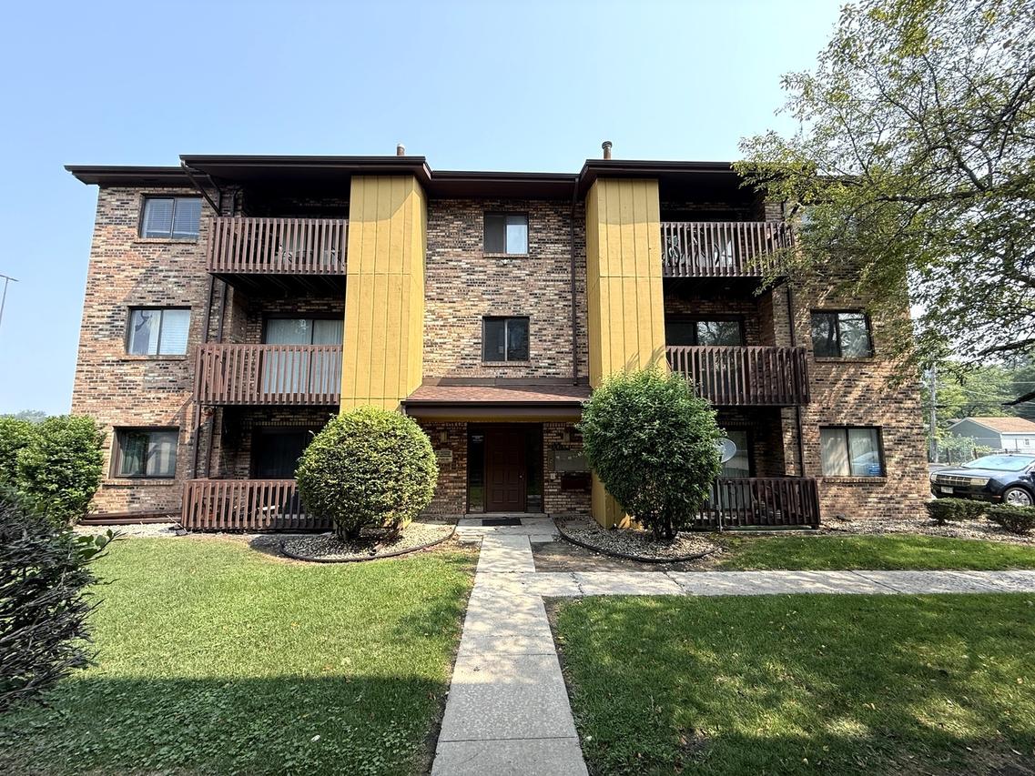 1253 Cunningham Dr. #2W, Calumet City, IL 60409