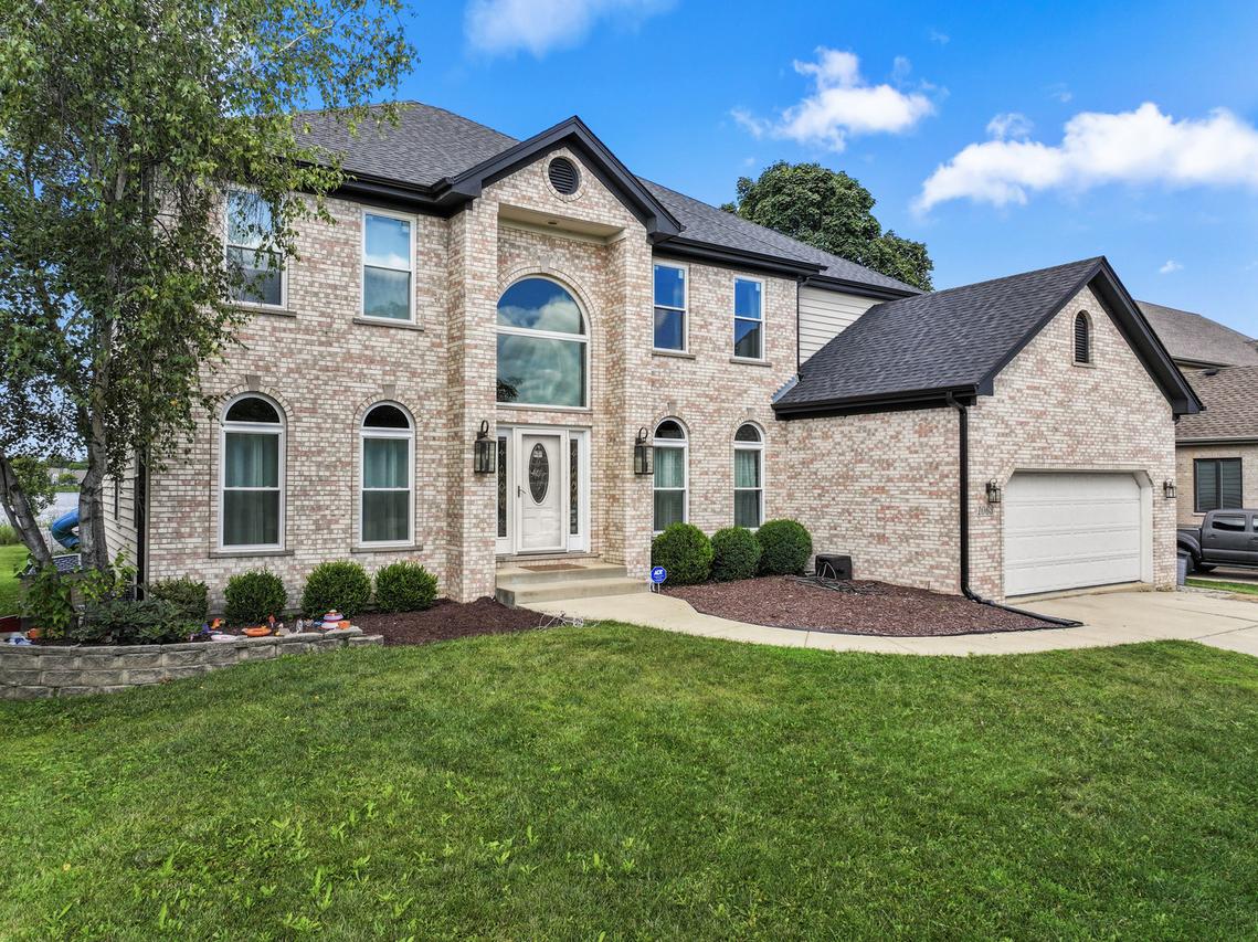 1063 Parkview Cir., Carol Stream, IL 60188