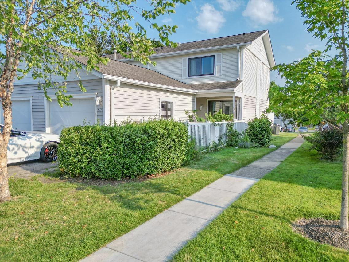 613 Bayview Point, Schaumburg, IL 60194