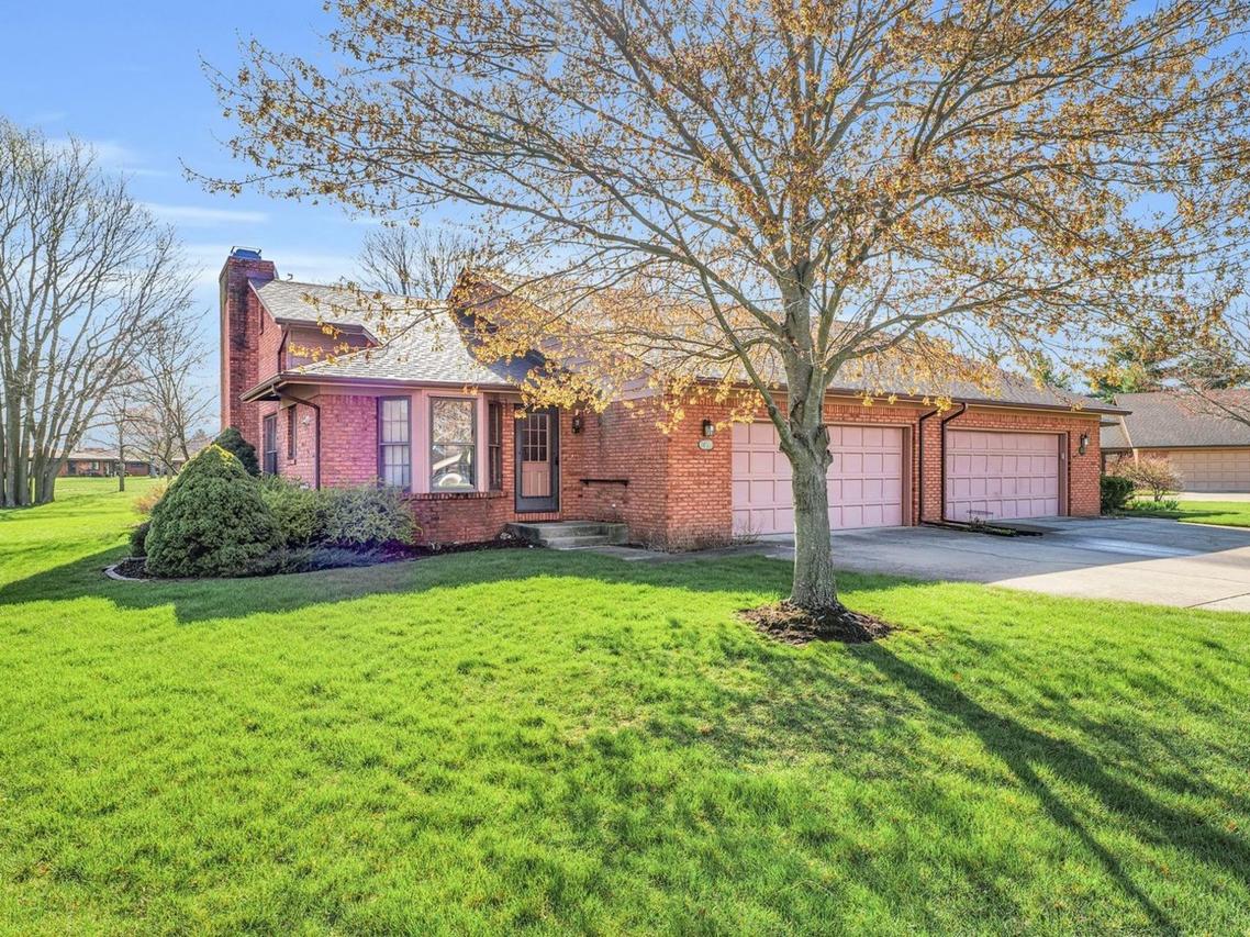 1445 Dickens Ct. #1, Monticello, IL 61856