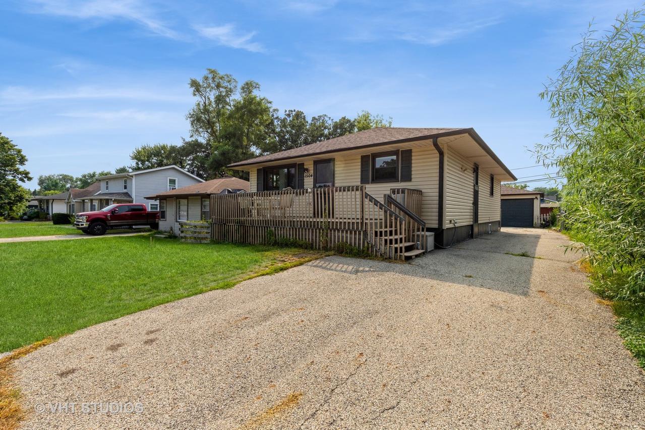 1504 Ridgeway St., Round Lake Beach, IL 60073